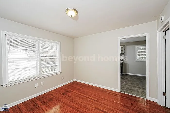 945 Elizabeth Dr — Photo 11