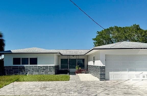 2nd image of 584 Crystal Dr