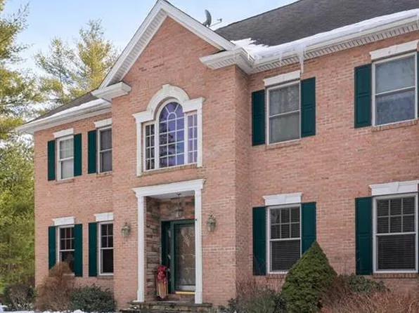 2 Saint Josephs Way, Hope Valley, RI 02832