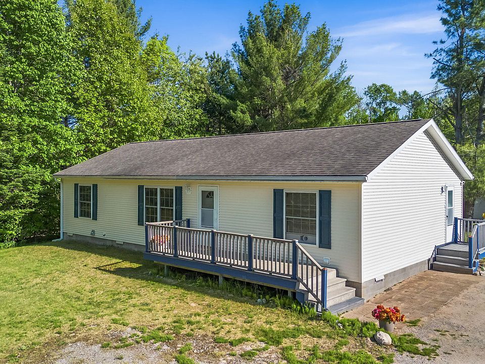 1st image of 3079 Parrotts Pointe Rd