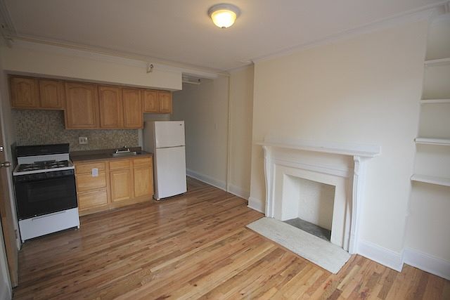 2nd image of 250 Gates Ave APT 4