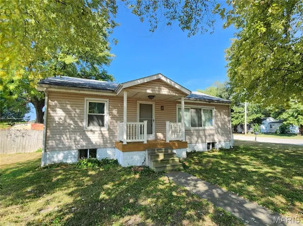 25 Gloria St, Cahokia, IL 62206