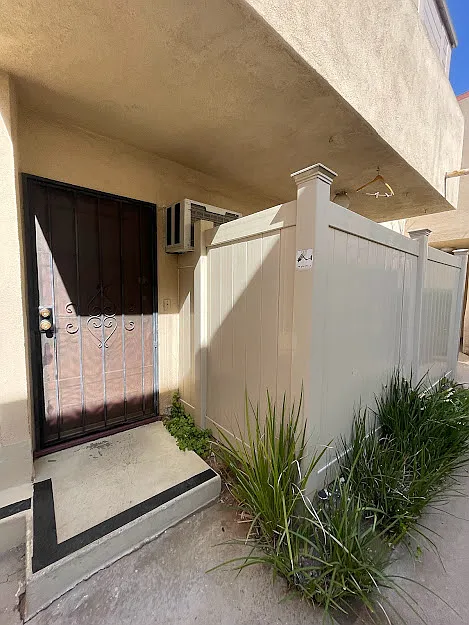 Building Photo - 2256 Fox Hills Dr #1