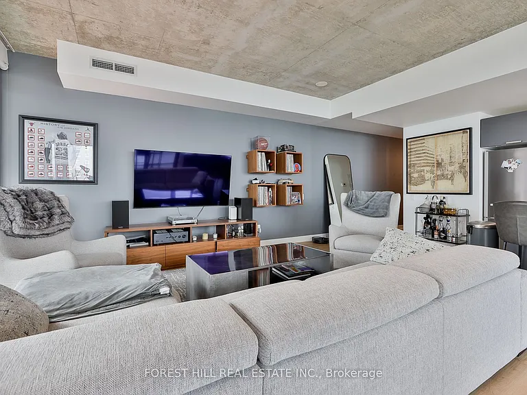 95 Bathurst St #522 — Photo 14