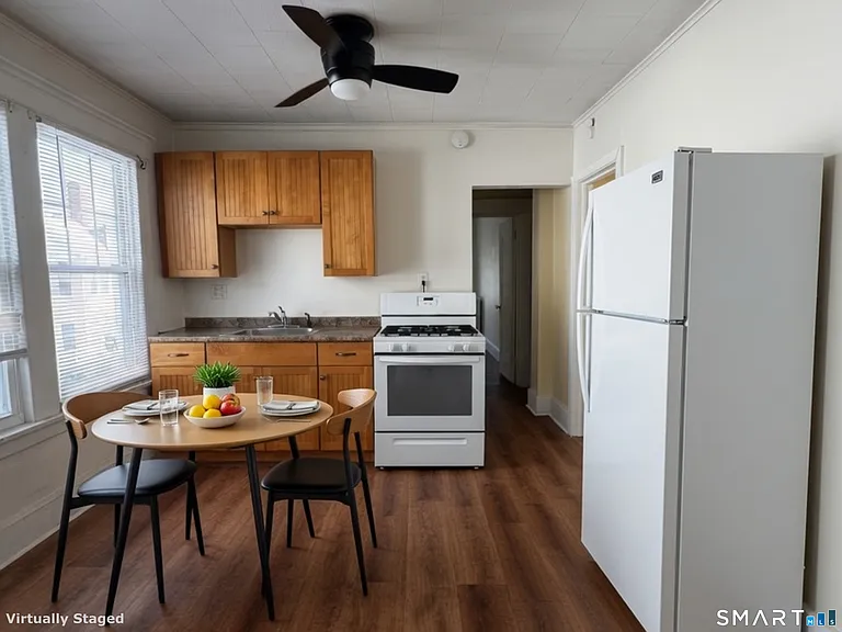 160 Main St #3 — Photo 2