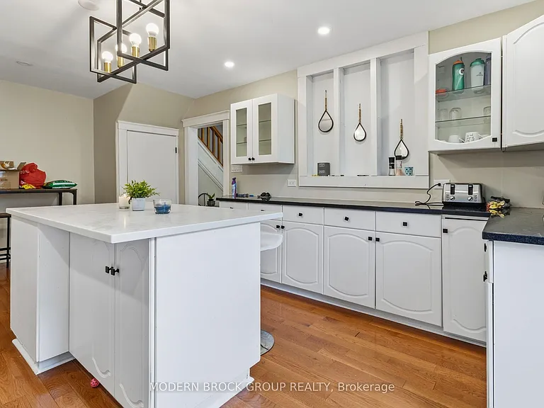 322 King St W — Photo 13