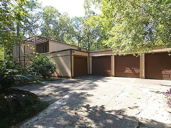 2nd image of 931 Shady Oak Ln