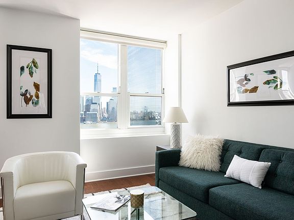 5th image of 88 Morgan St APT 2905