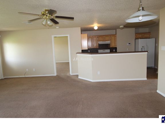 4th image of 4601 Lloyd Dr