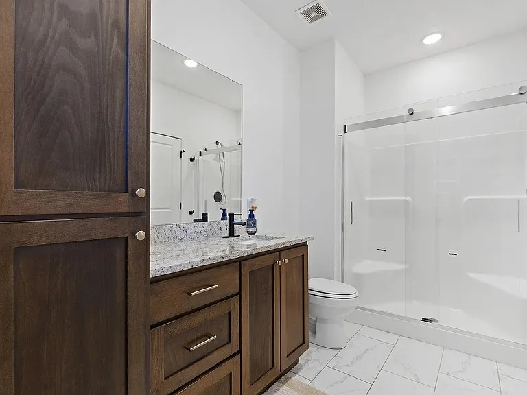 703 S Hickory Dr — Photo 36