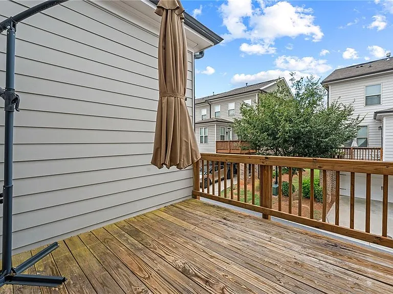 205 Bedford Aly — Photo 18