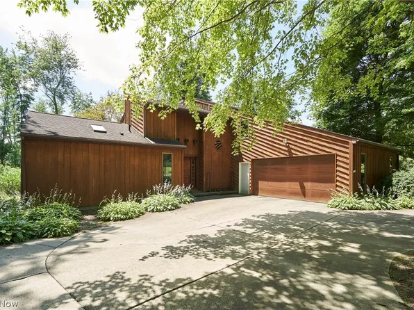 1740 Steffy Rd, Mogadore, OH 44260