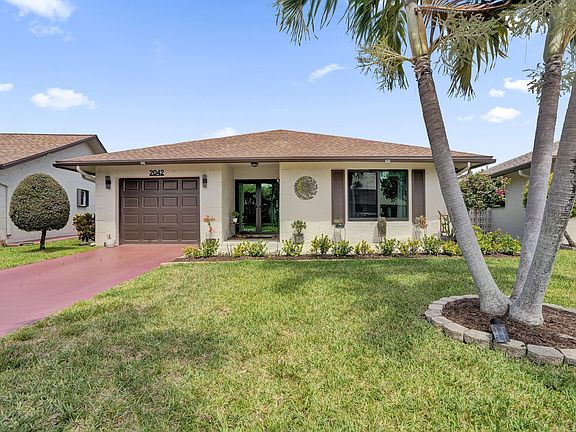 3rd image of 2042 SW 17th Circle