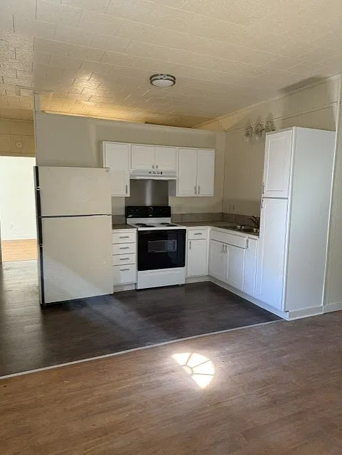 716 Evangeline Dr — Photo 2