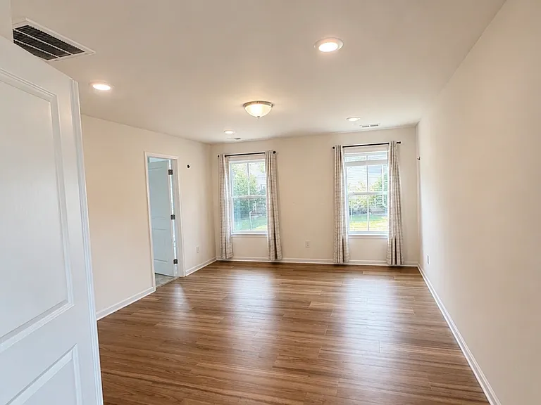 804 Omni Ct — Photo 16
