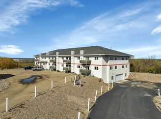 1520 16th St SW APT 207, Minot, ND 58701