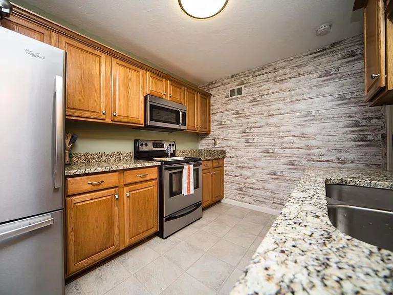 7032 Dearborn St — Photo 8