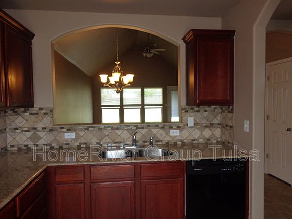 3rd image of 4315 N 33rd Ct