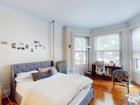 1071 Beacon St APT 1
