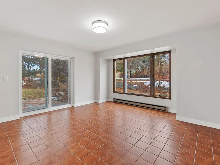 4210 Balsam St — Photo 12