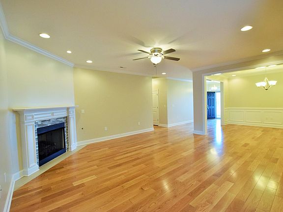 3rd image of 1519 Ashby Field Ln