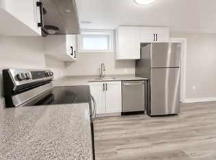 643 Frank St #1A, Peterborough, ON K9J4M8