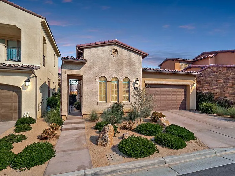 80450 Platinum Way — Photo 37