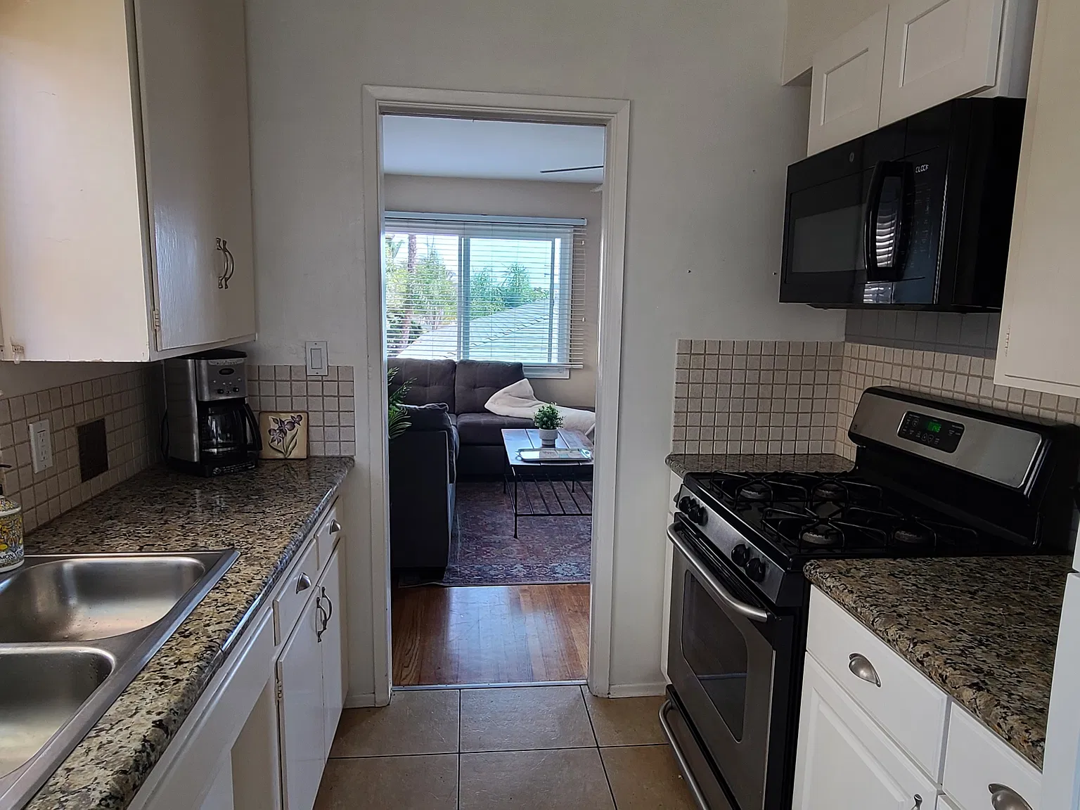 1 bed, 575 sqft, $3,050 — Photo 3
