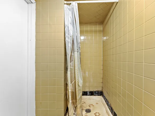 5-39 117th Street image 22 of 28