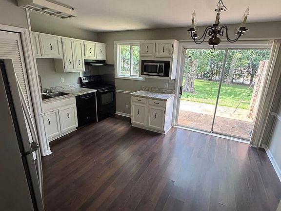 4th image of 2508 Redwood Ct APT 4