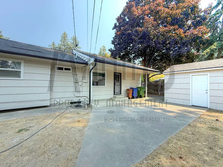 1324 E 43rd Ave — Photo 17