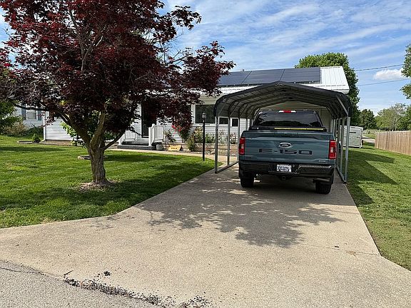3rd image of 2301 Devonshire Dr