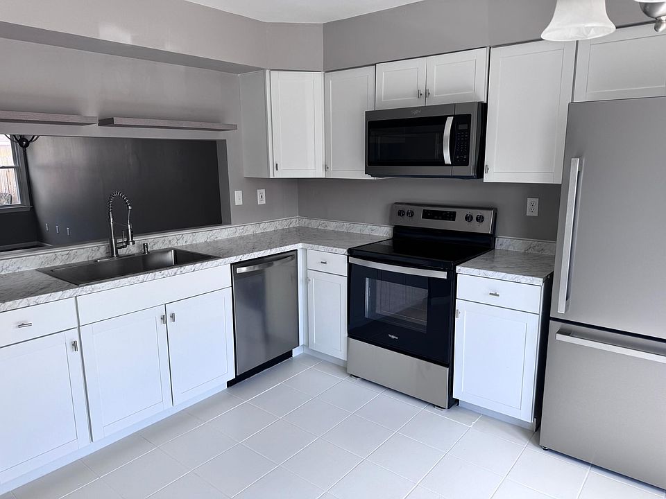 1st image of 1376 Battleford Dr