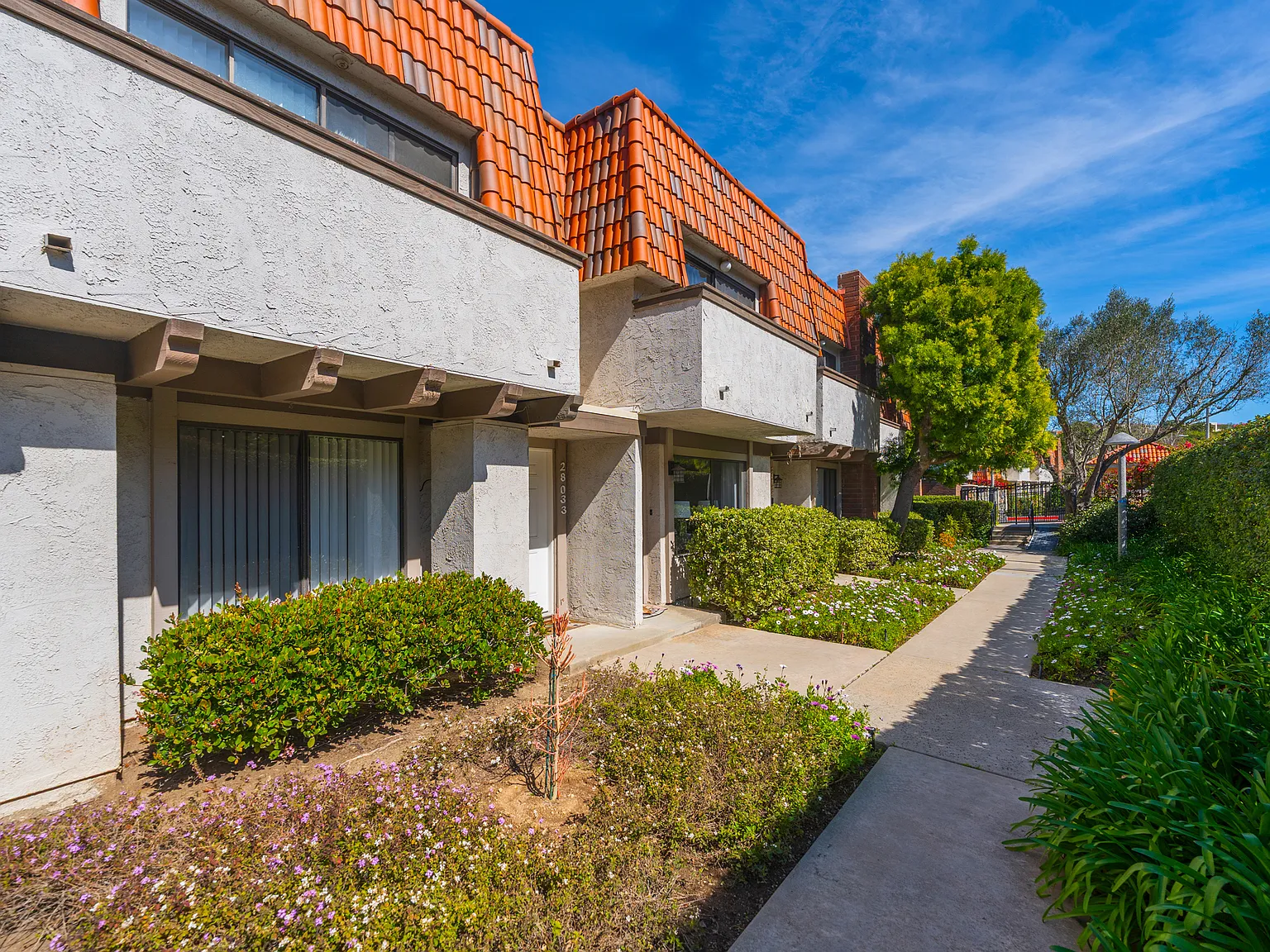 2 bed, 1152 sqft, $4,500 — Photo 3