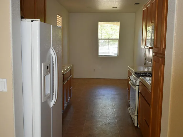 484 Beckman Way — Photo 7