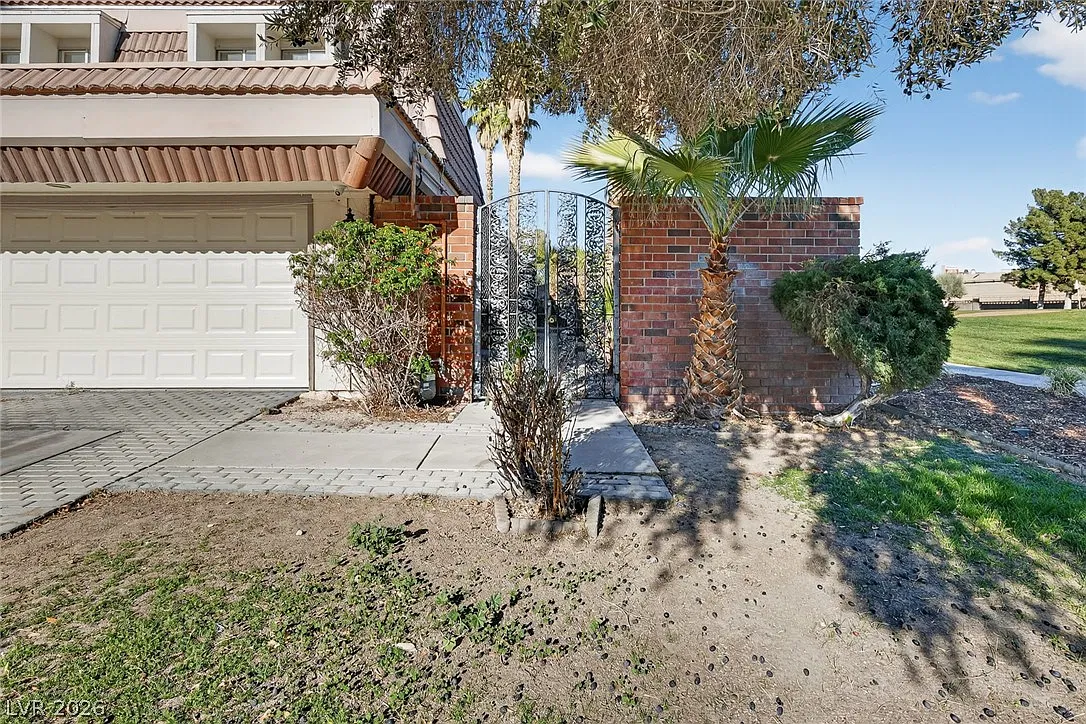 3 bed, 2.5 bath, 2127 sqft, $2,116 — Photo 4