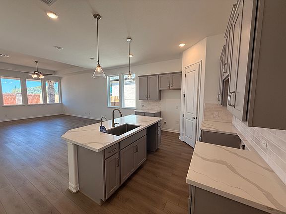 22535 Camp Driftwood Way Interior Image 5