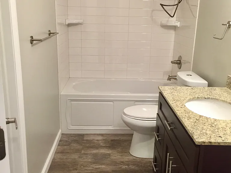 Basement en suite bathroom