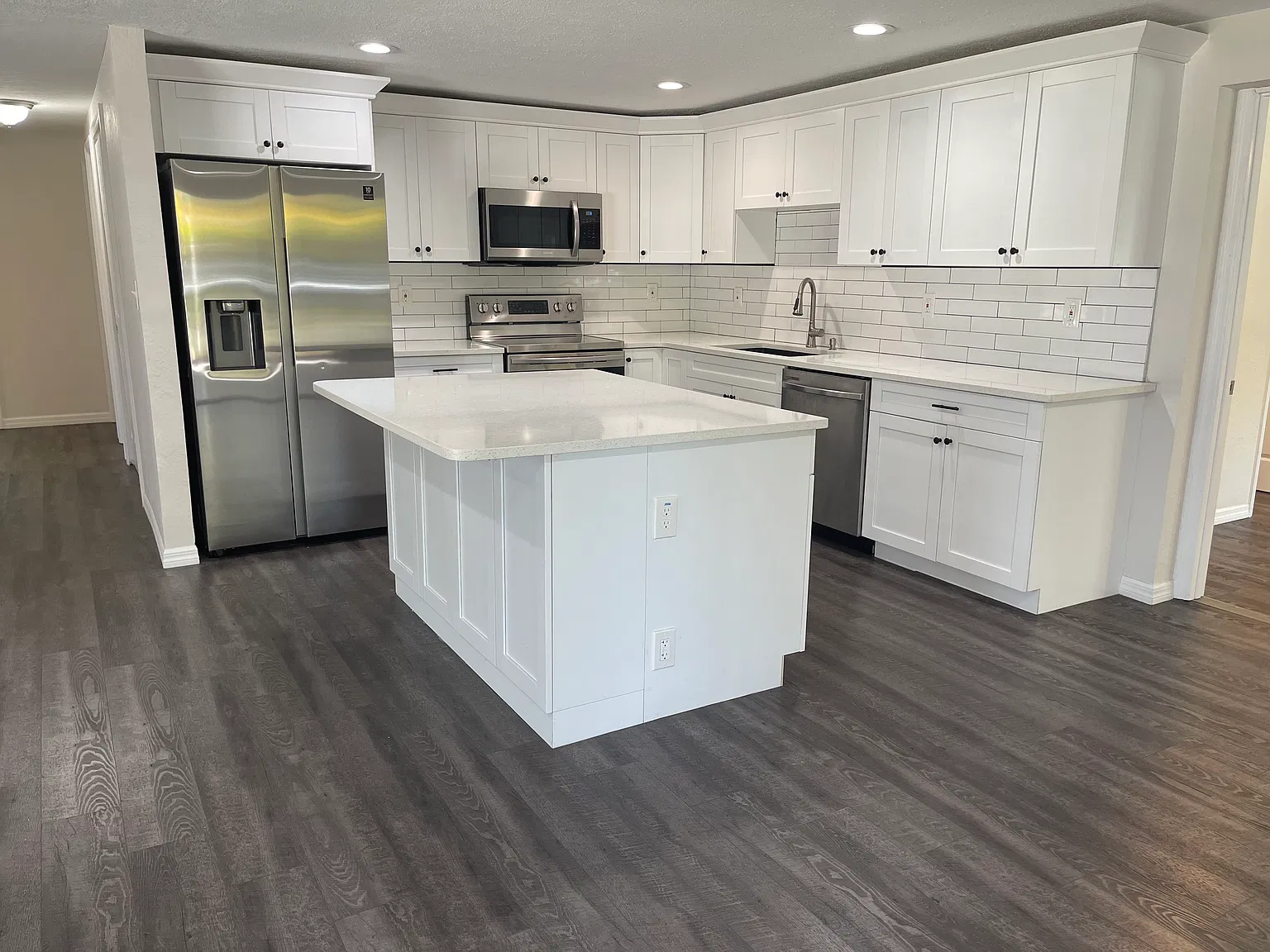 4 bed, 2200 sqft, $3,750 — Photo 3