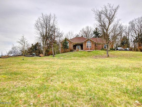 2nd image of 104 Creekview Dr