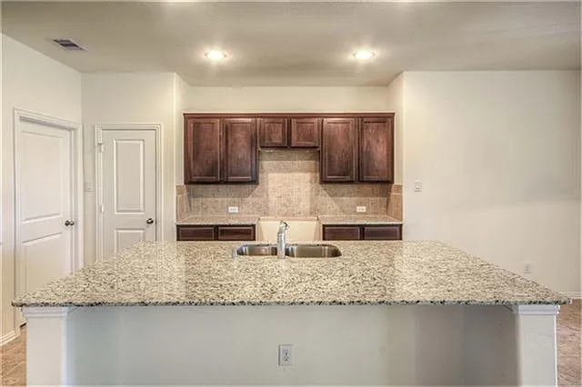 8410 Green Paseo Pl — Photo 15