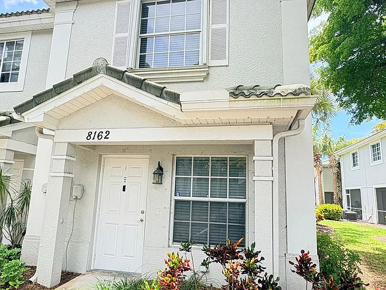 8162 Pacific Beach Dr — Photo 24