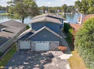 1747 Shankin Dr, Walled Lake, MI 48390