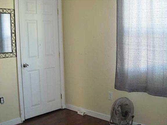 5th image of 118 Fuller Ave