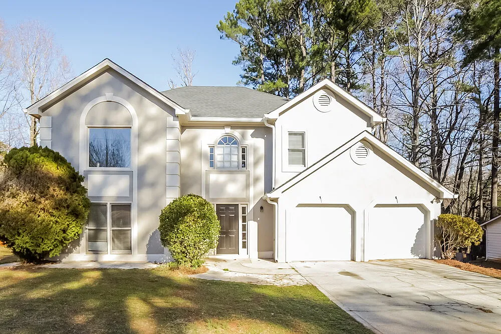 4 bed, 2.5 bath, 2600 sqft, $2,265 — Photo 1