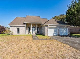 906 W Edgefield Dr, Saraland, AL 36571