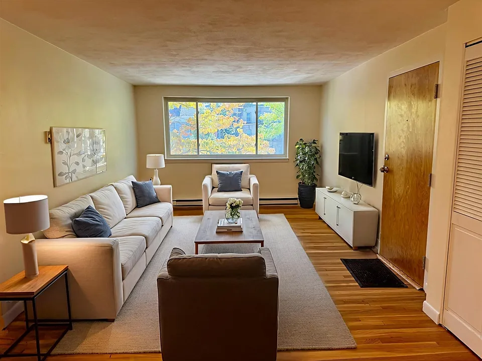 39 Englewood Ave #12