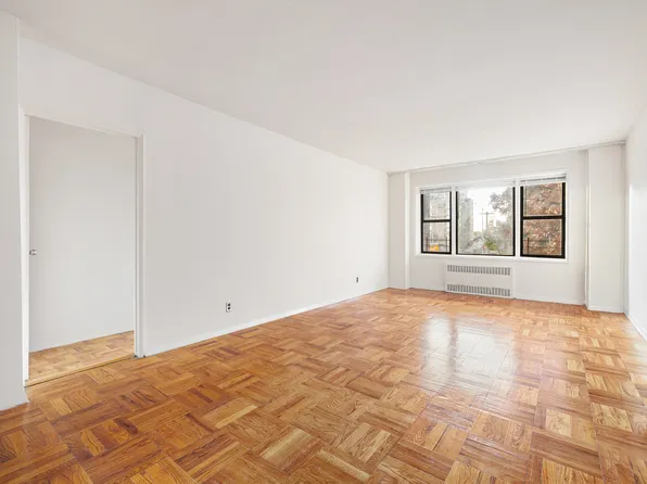 3130 Grand Concourse image 5 of 26