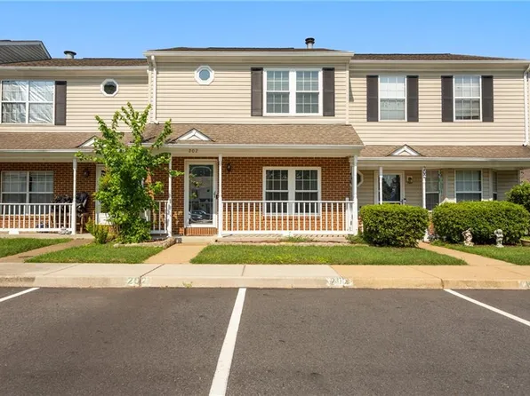 202 Monument Ct, Yorktown, VA 23693