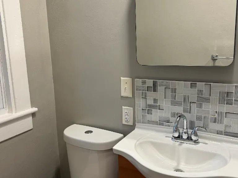 437 Elm Ave #1/2 — Photo 10